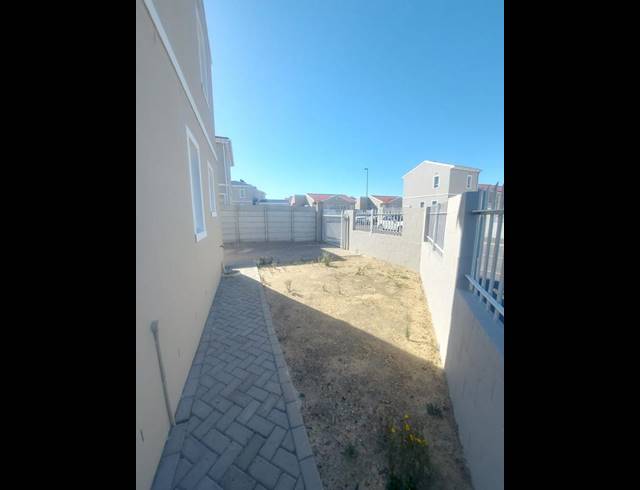 2 BEDROOM PROPERTY TO RENT IN RIVERGATE